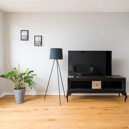 Metro Wilanowska Deluxe By Bookinghost