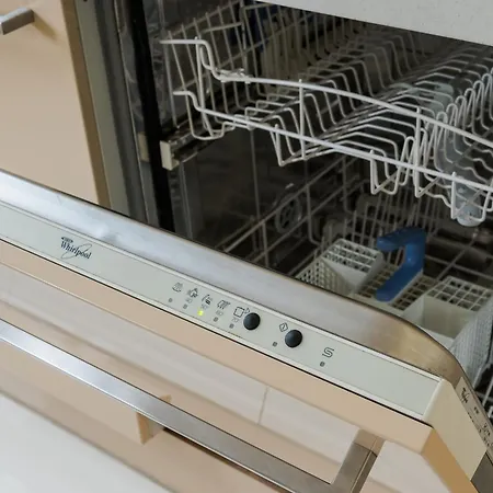 Metro Wilanowska Deluxe By Bookinghost *