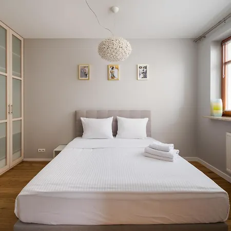 Metro Wilanowska Deluxe By Bookinghost