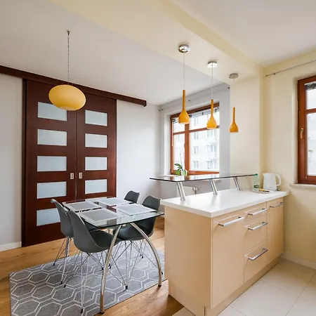 Metro Wilanowska Deluxe By Bookinghost Apartmán *