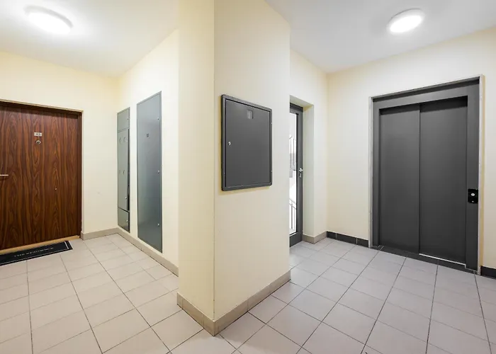 Metro Wilanowska Deluxe By Bookinghost