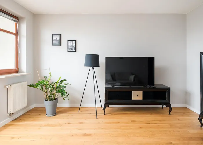 Metro Wilanowska Deluxe By Bookinghost