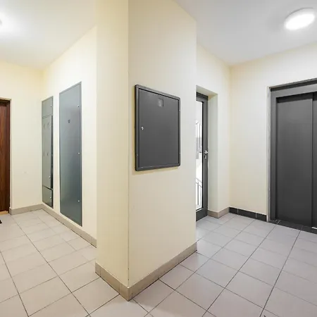 Metro Wilanowska Deluxe By Bookinghost